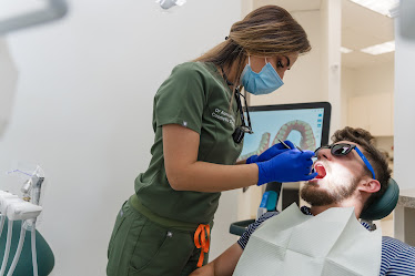Glorious Smiles & Dental Implants