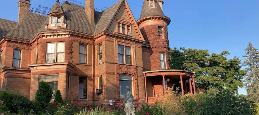 Henderson Castle