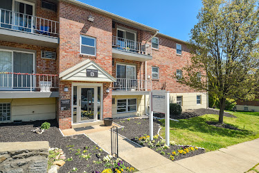 Hillside Pointe Apartment Homes