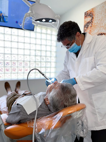 Hollander Dental Associates