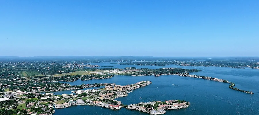 Horseshoe Bay Living
