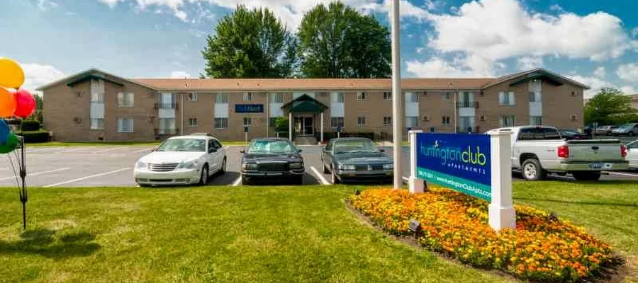 Huntington Club Apartments