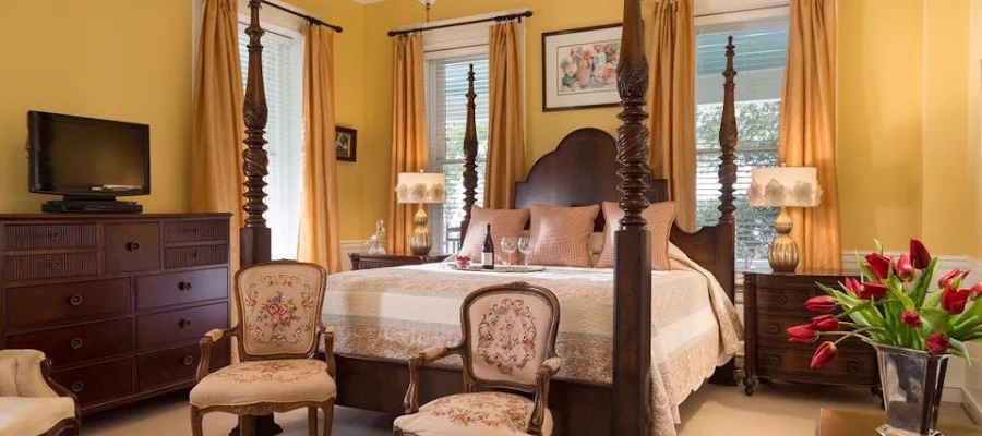 Inner Banks Inn, Restaurant & Event Venue