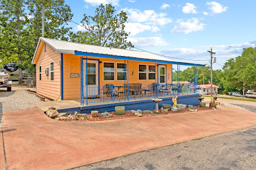 Jac's Resort and Cafe