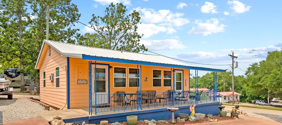 Jac's Resort and Cafe
