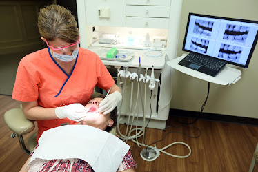 Jolly Family Dental - Chenal