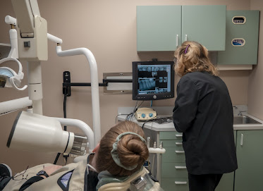 Kelly Road Dental Care (Roseville, MI)