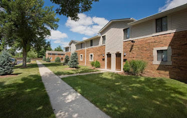 Knoll Ridge Townhomes and Apartments