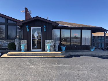 Lake Hills Motel
