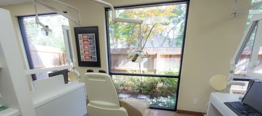 Lakecrest Dental