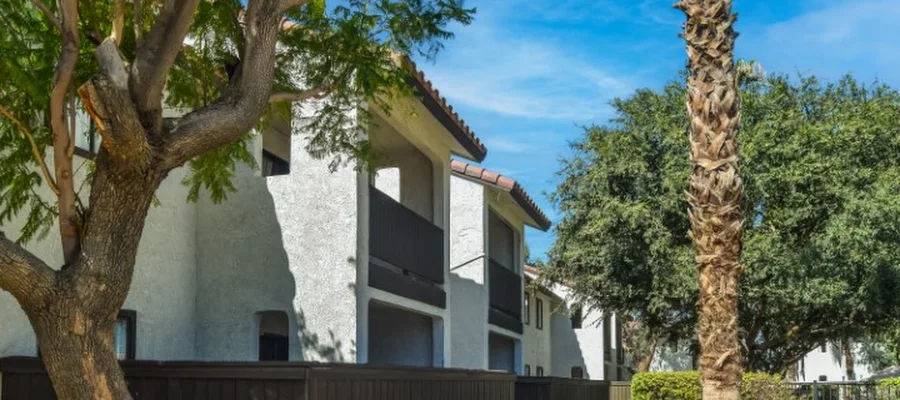 Las Brisas Apartments