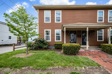 Lauren Tetreault & Team - Coldwell Banker Realty