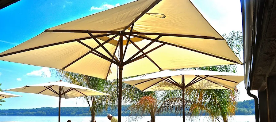 Lee's Landing Dock Bar