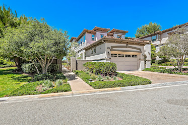 Liana Norman, Broker-Associate of CB Realty