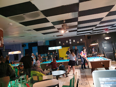 LiT Café & Billiard