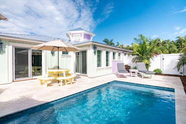 Lizzie Lu's Island Retreat