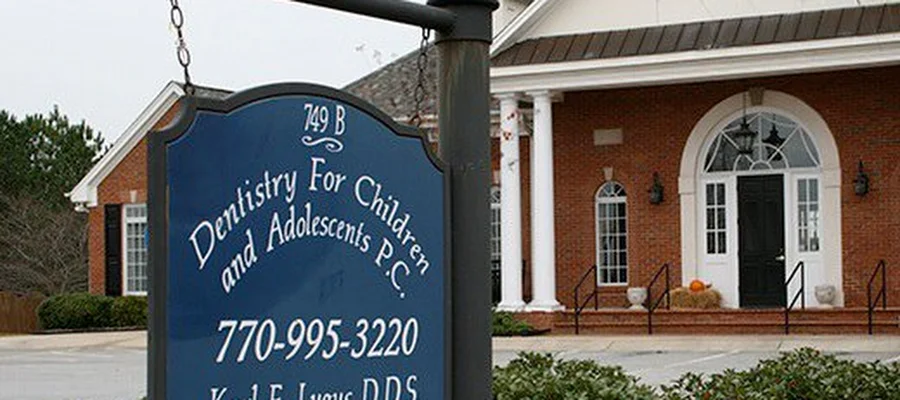 Lugus Pediatric Dentistry