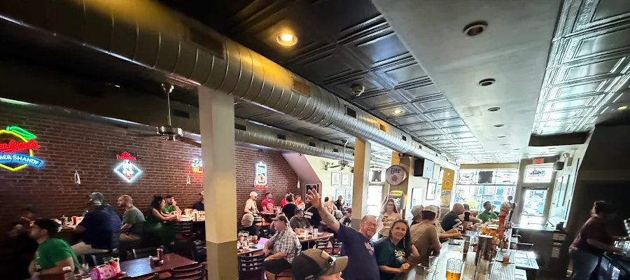 Machs Gute Pub and Grille