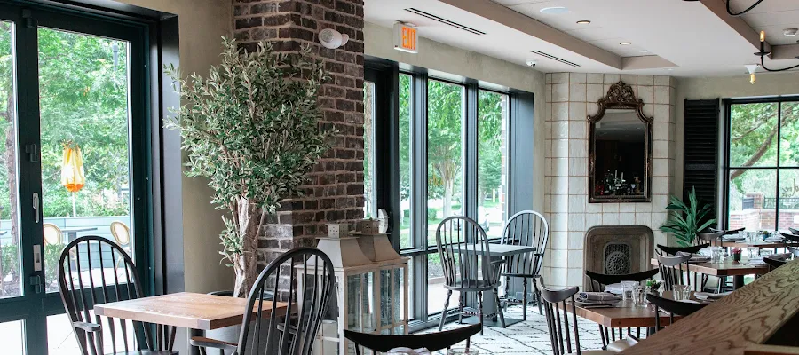 Madre Osteria & Bar