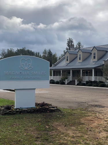 Magnolia Smiles of Magee