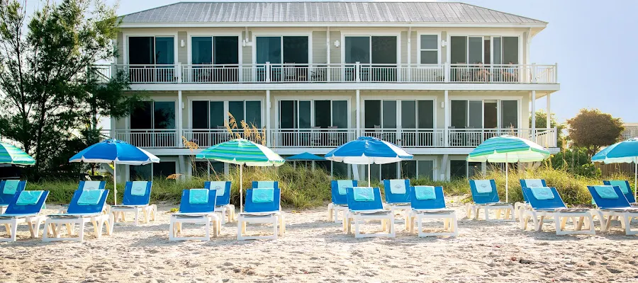 Mainsail Beach Inn