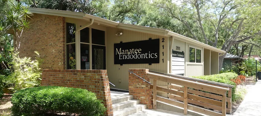 Manatee Endodontics