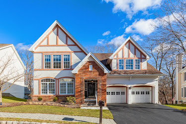 Mary Ann DeAlto, Realtor