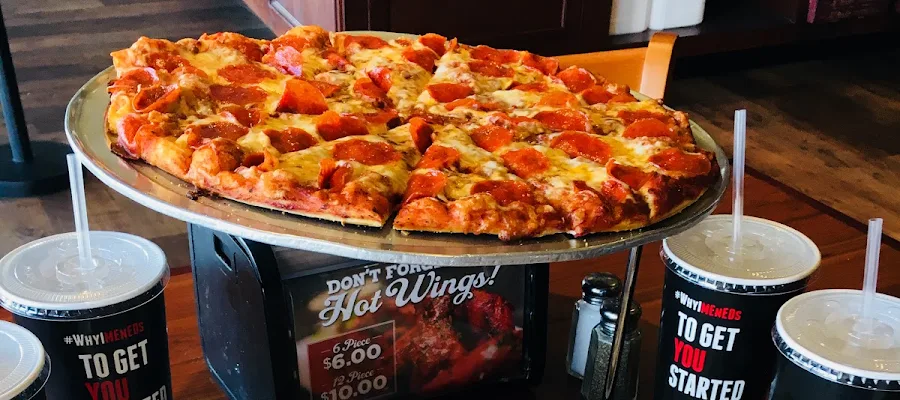 Me-n-Ed's Pizzeria