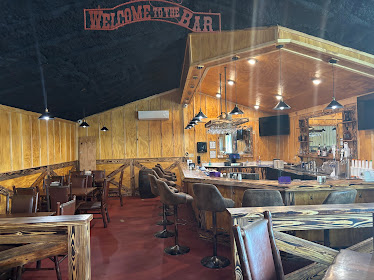 MeMe’s Family Restaurant & Bar