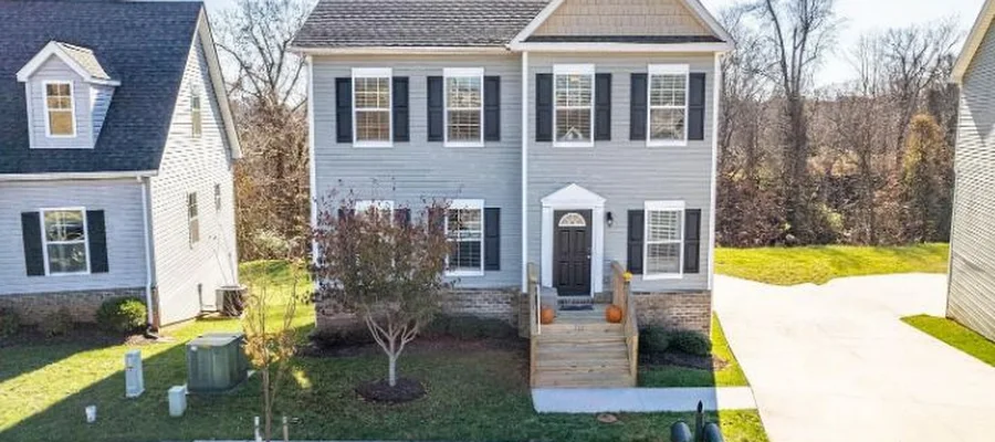 Nadine Blakely Real Estate Agent