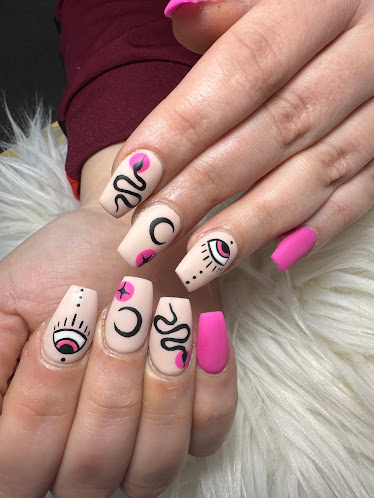 Nails Uptown & More
