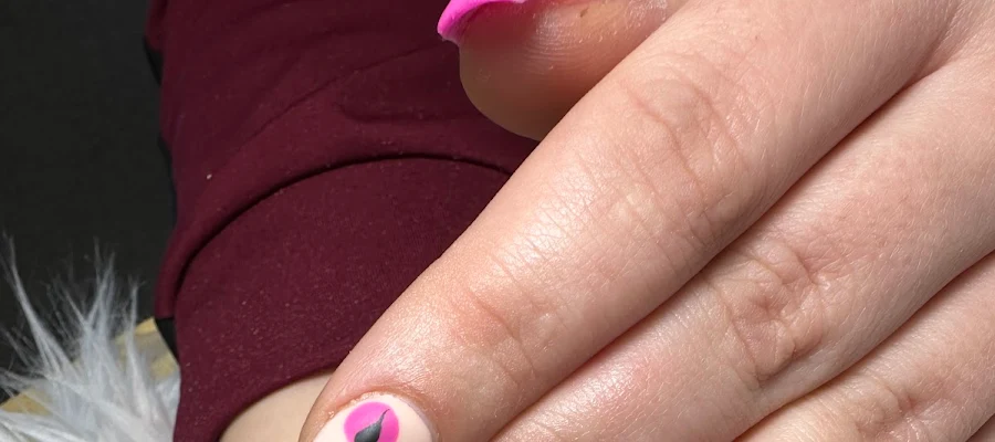 Nails Uptown & More