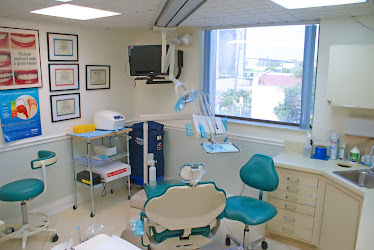Nelly Valencia, DDS