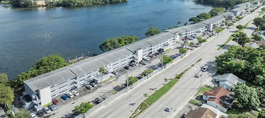 New Castle Lake Waterfront Apartments