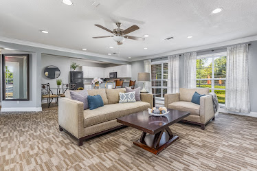 Oak Hollow Apartments