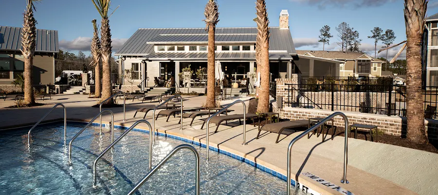 One Hampton Lake Apartments