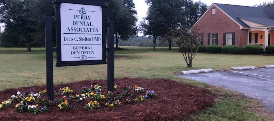Perry Dental Associates with Dr. Louis Shelton DMD and Dr. Grant Shelton DMD