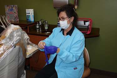 Phamous Smiles Family Cosmetic and Implant Dentistry