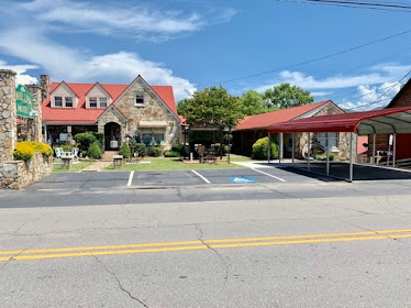 Phillips Historic Motel & Cottages
