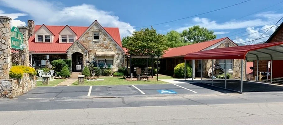 Phillips Historic Motel & Cottages
