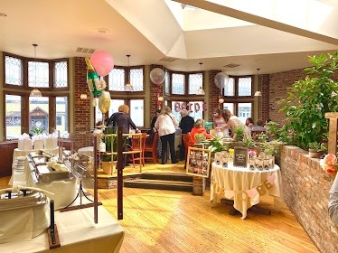 Phoebe's Restaurant & Coffee Lounge