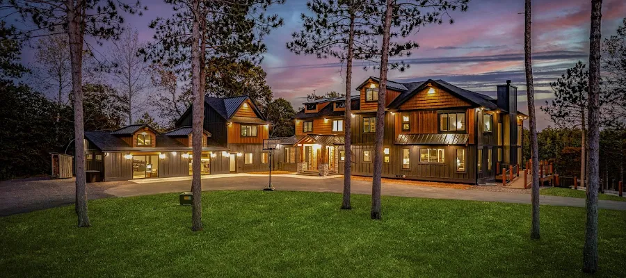 Pine Country Lodge