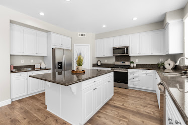 Raejean Belsaguy | Home Huntress Real Estate