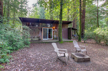 Redwoods River Resort and Pub