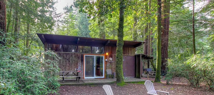 Redwoods River Resort and Pub