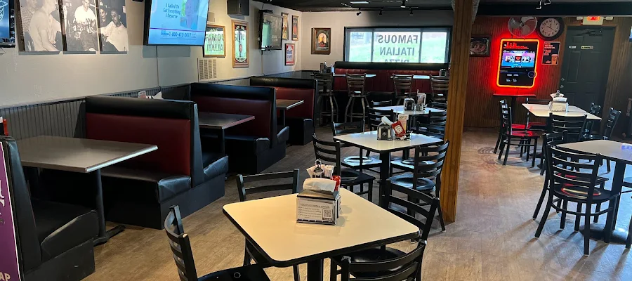 Renucci's Bar & Restaurant