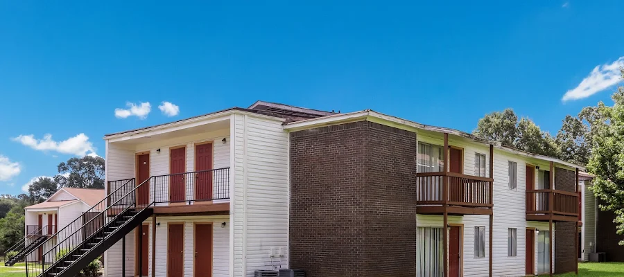 Residences at Glen Oaks