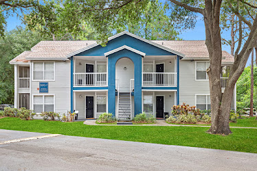 Retreat at Crosstown Apartments