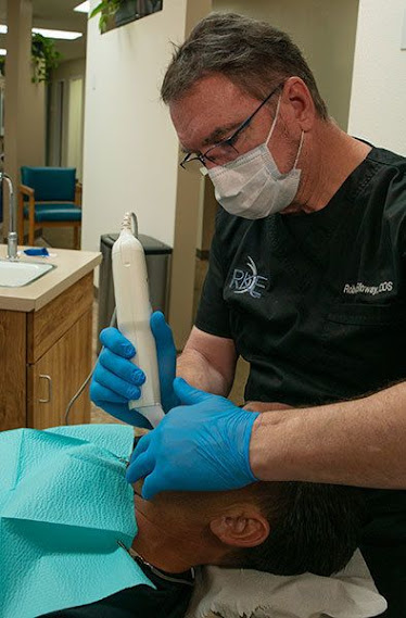 Robert Elloway DDS