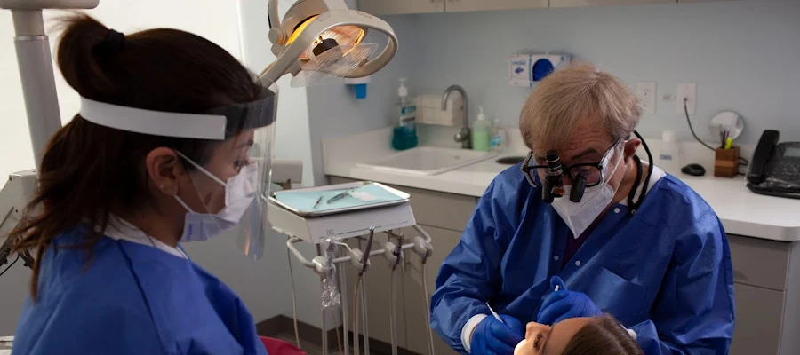 Robert M Solow, DDS